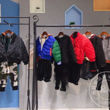 深圳市寶安區西鄉艾依服飾商行 優質服裝批發供應商